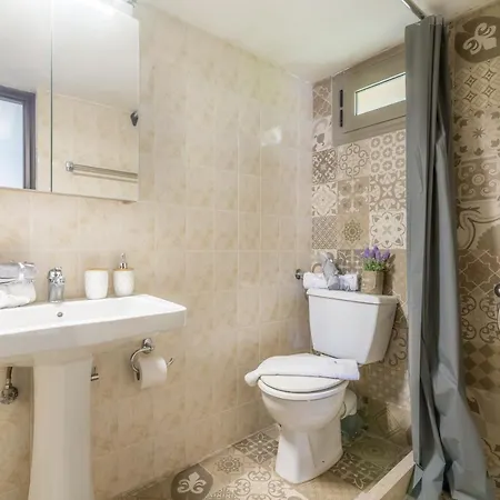 Ceronia Renovated House Near The Holiday home Palaiokastro (Crete)